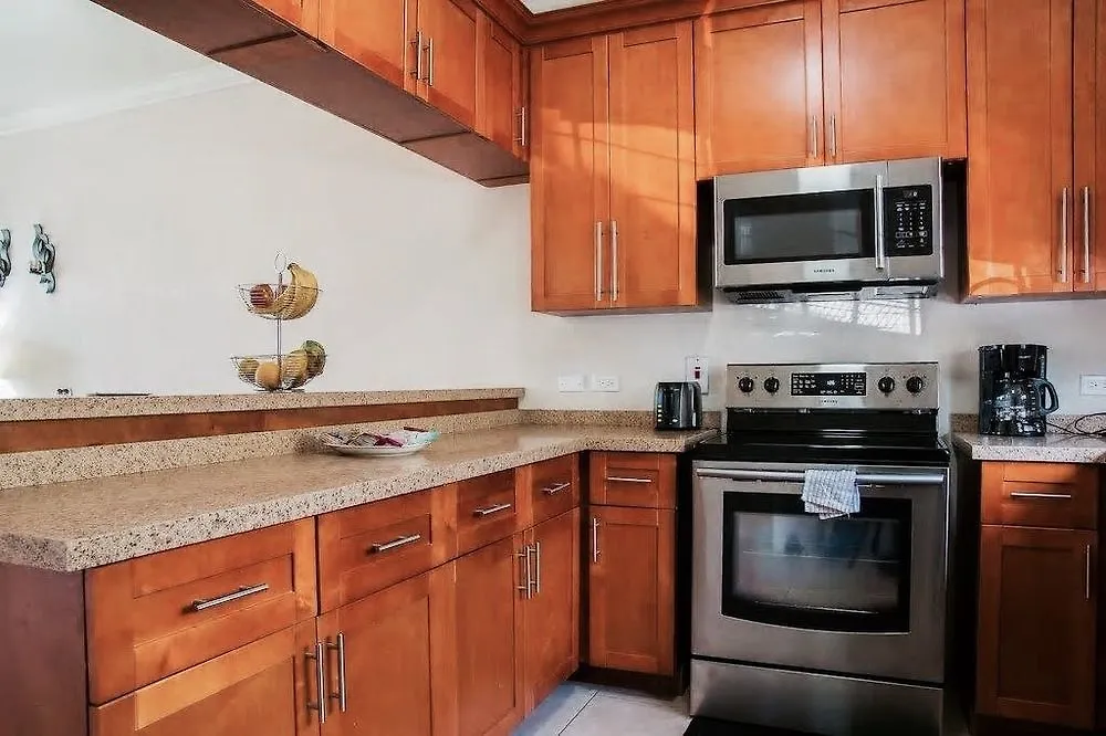 New Kingston Guest Apt At Sonoma Estate Hotel
