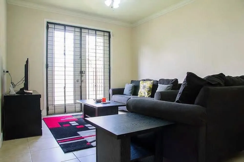 New Kingston Guest Apt At Sonoma Estate